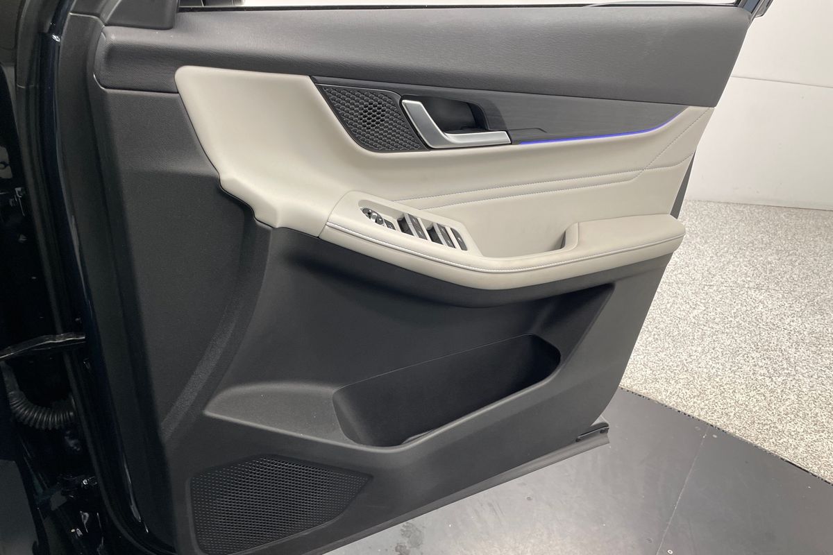2025 OMODA JAECOO J5 EV Summit