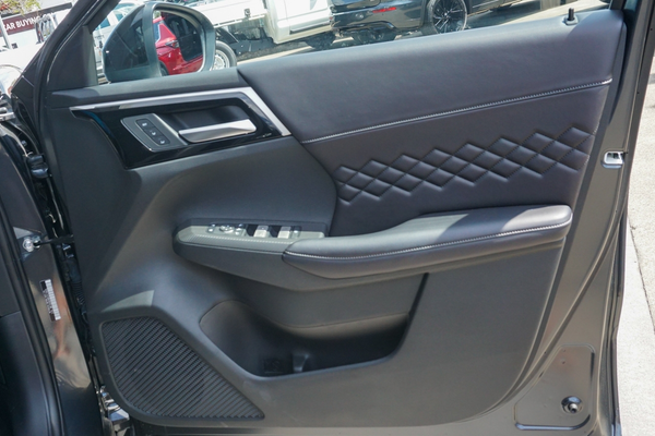 2025 Mitsubishi Outlander PHEV GSR ZM thumb-15
