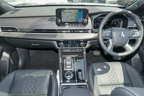 2025 Mitsubishi Outlander PHEV GSR ZM thumb-16
