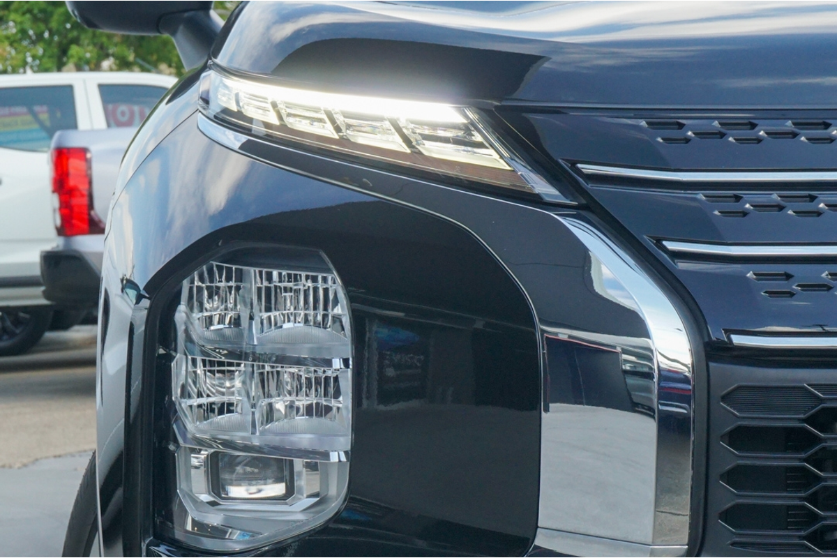2024 Mitsubishi Outlander PHEV Exceed Tourer ZM