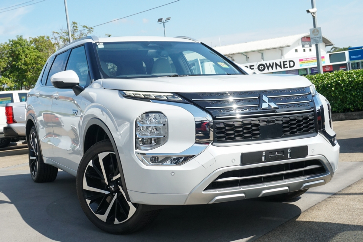 2024 Mitsubishi Outlander PHEV Exceed ZM