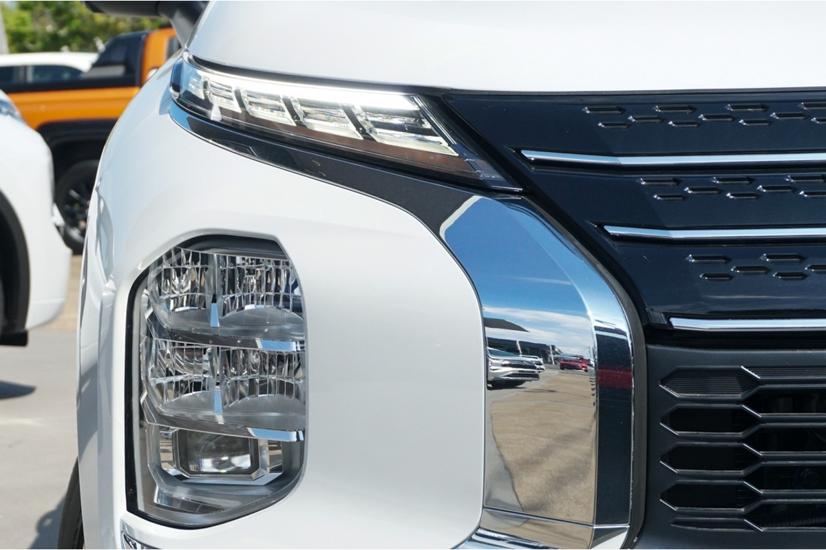 2024 Mitsubishi Outlander PHEV Exceed ZM