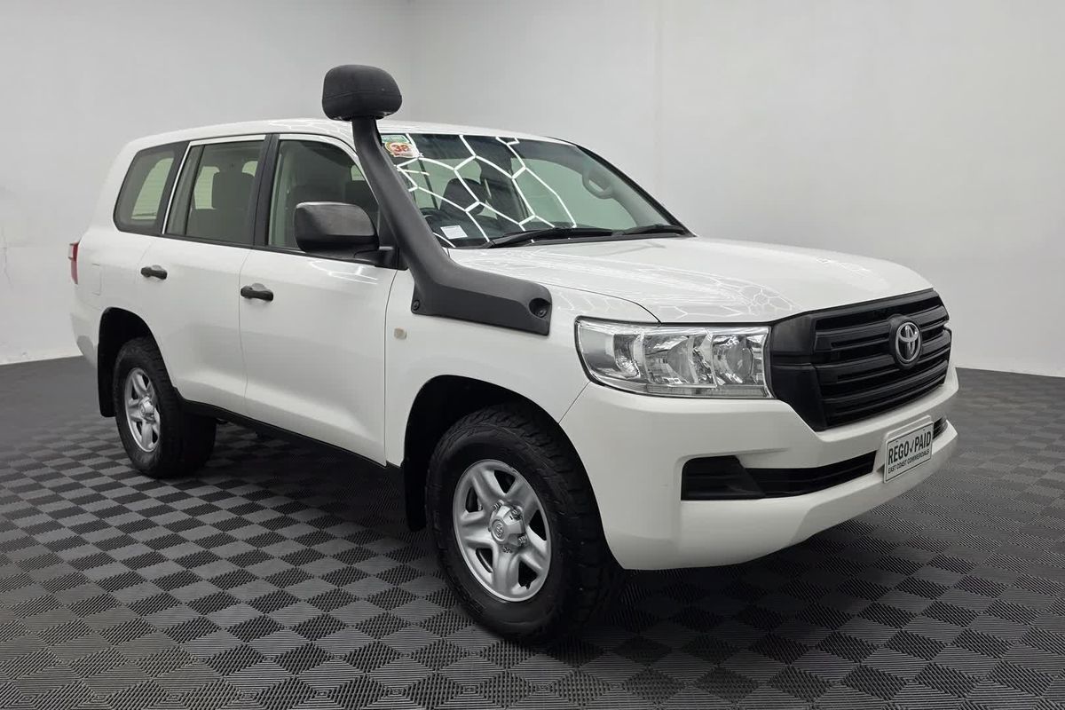 2017 Toyota Landcruiser GX VDJ200R image 5