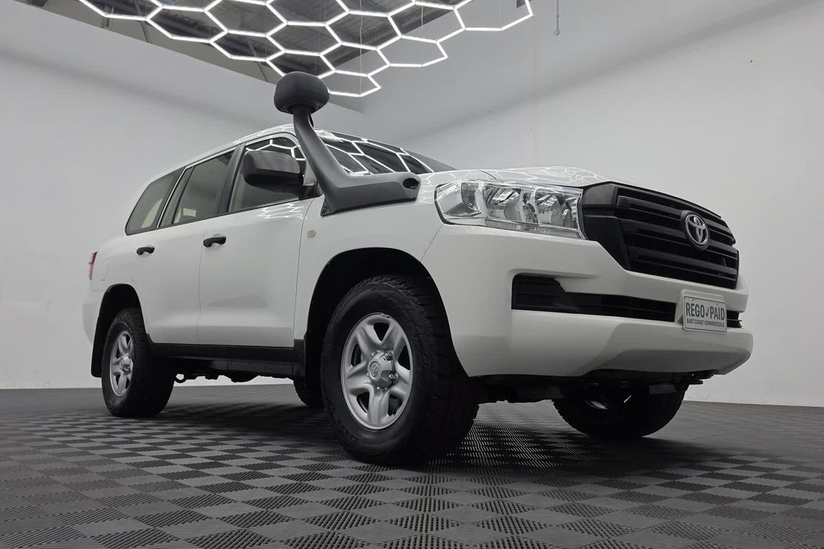 2017 Toyota Landcruiser GX VDJ200R image 6