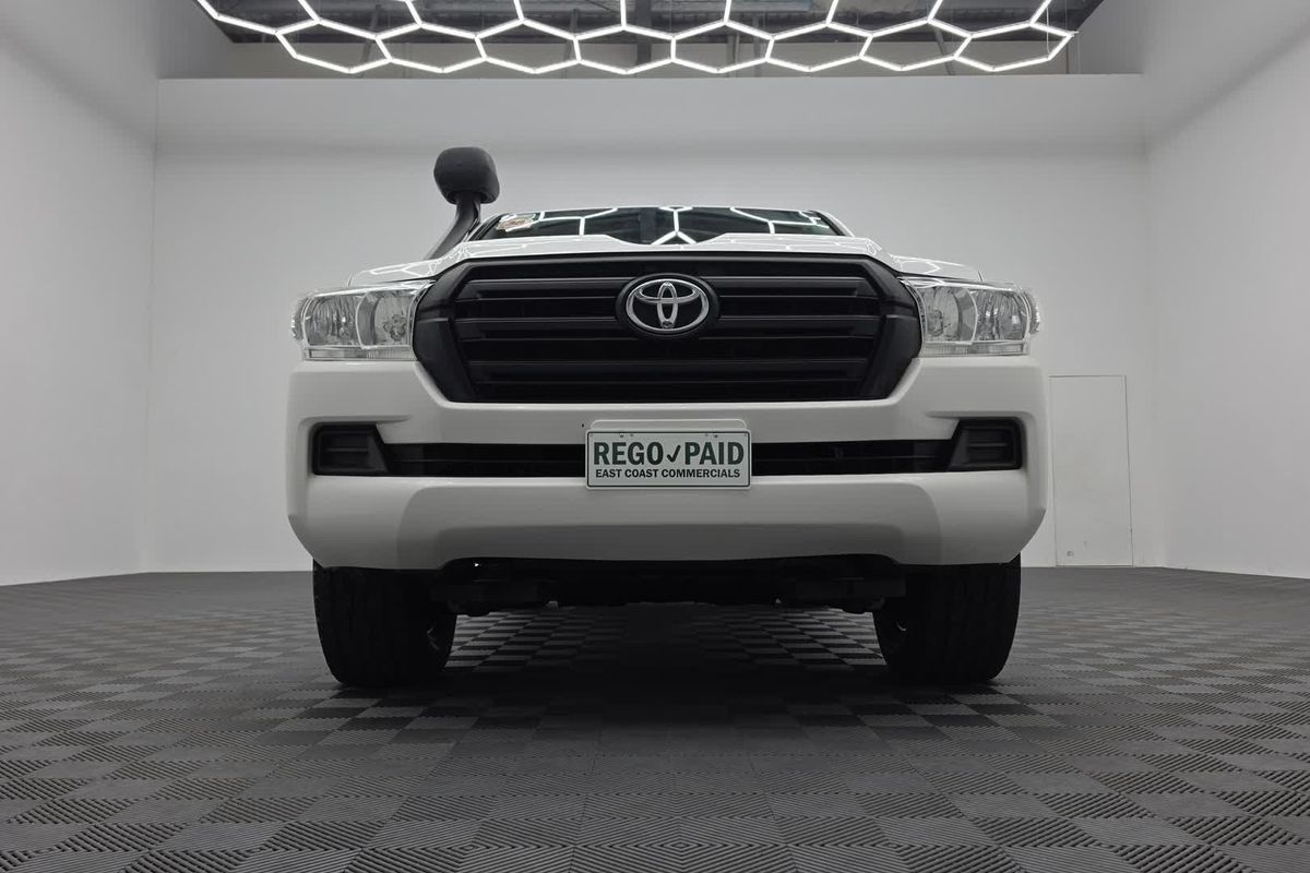 2017 Toyota Landcruiser GX VDJ200R image 7