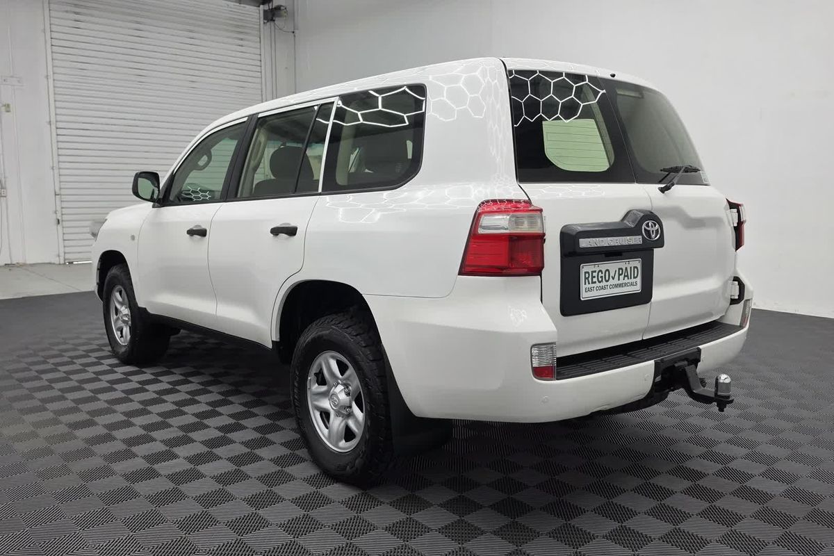 2017 Toyota Landcruiser GX VDJ200R image 10