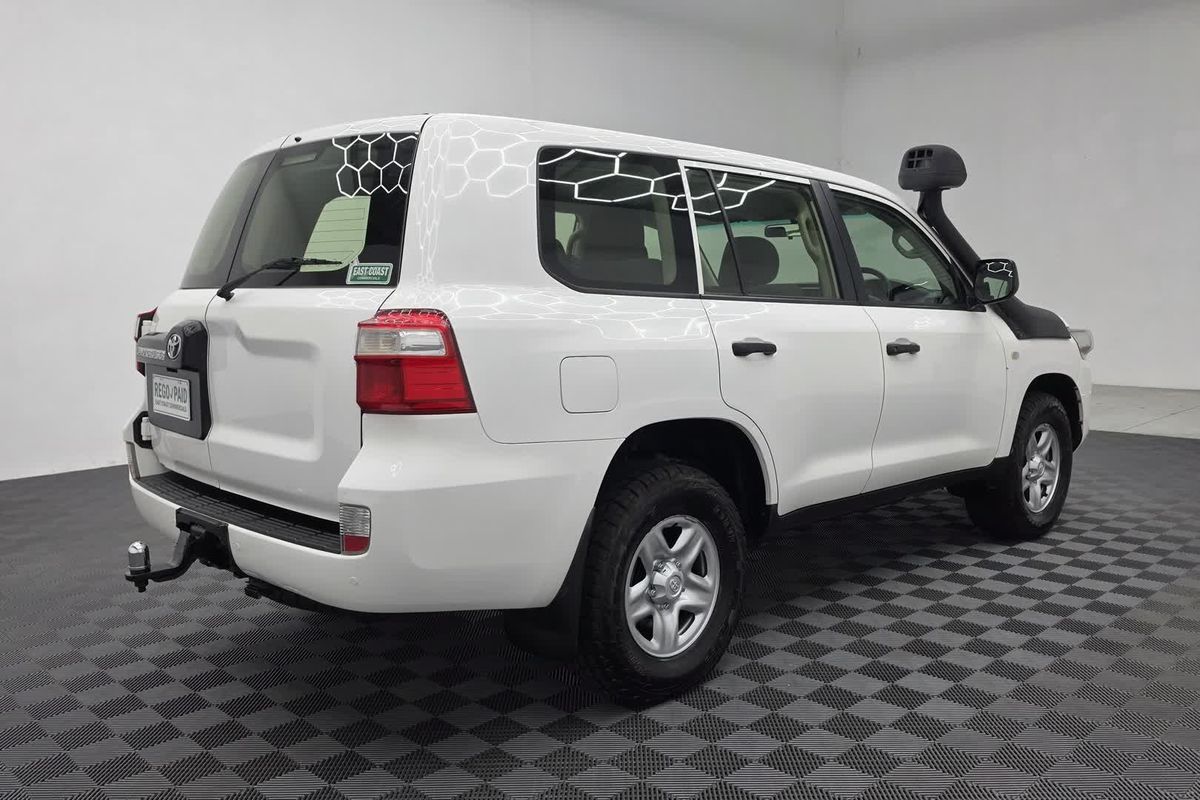 2017 Toyota Landcruiser GX VDJ200R image 12