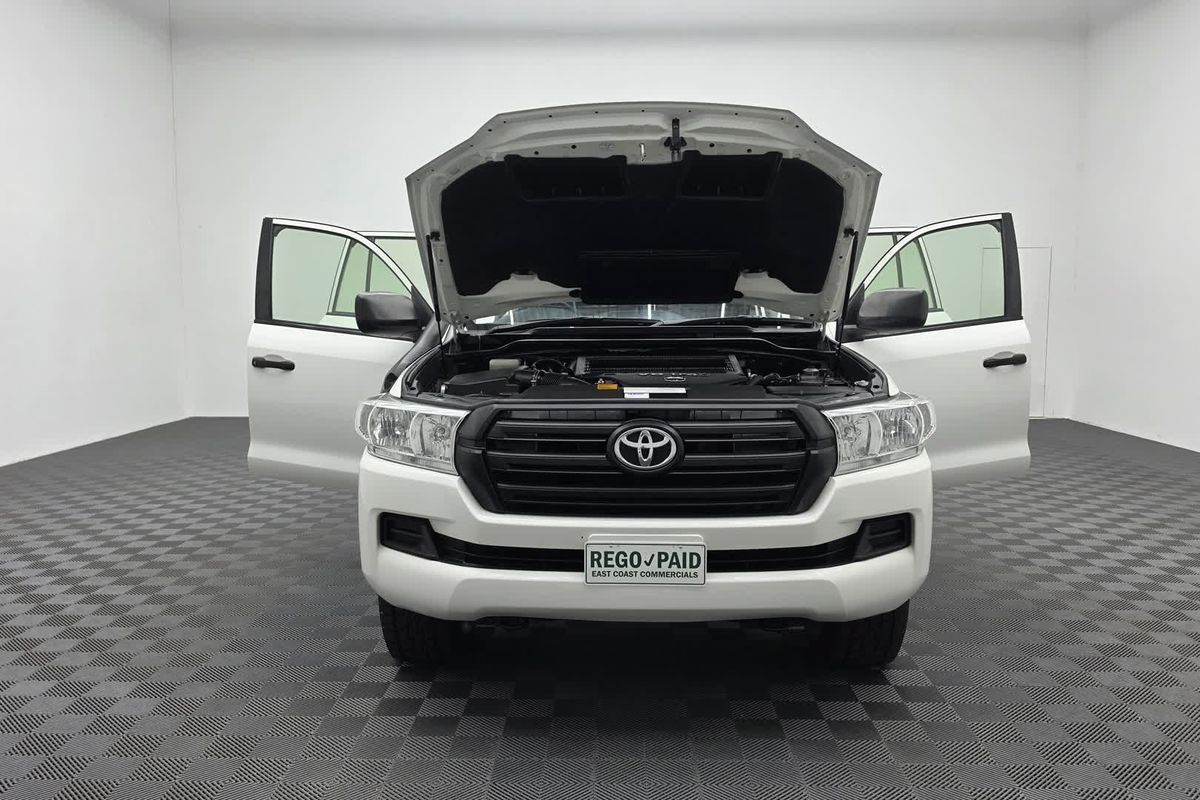 2017 Toyota Landcruiser GX VDJ200R image 15