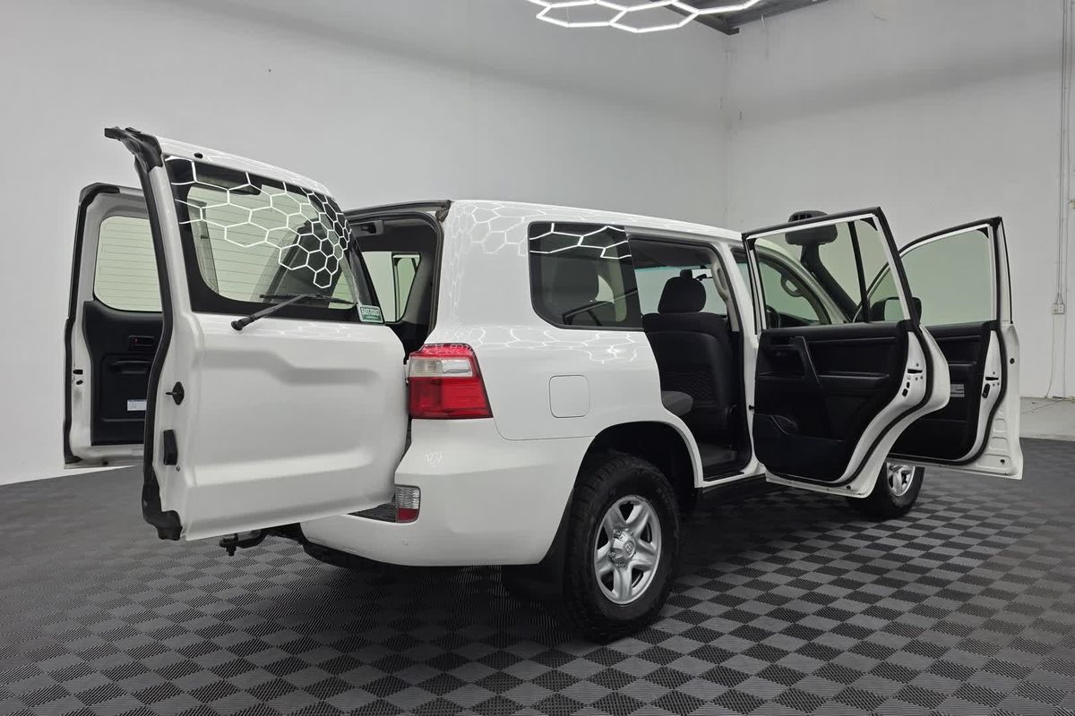 2017 Toyota Landcruiser GX VDJ200R image 21