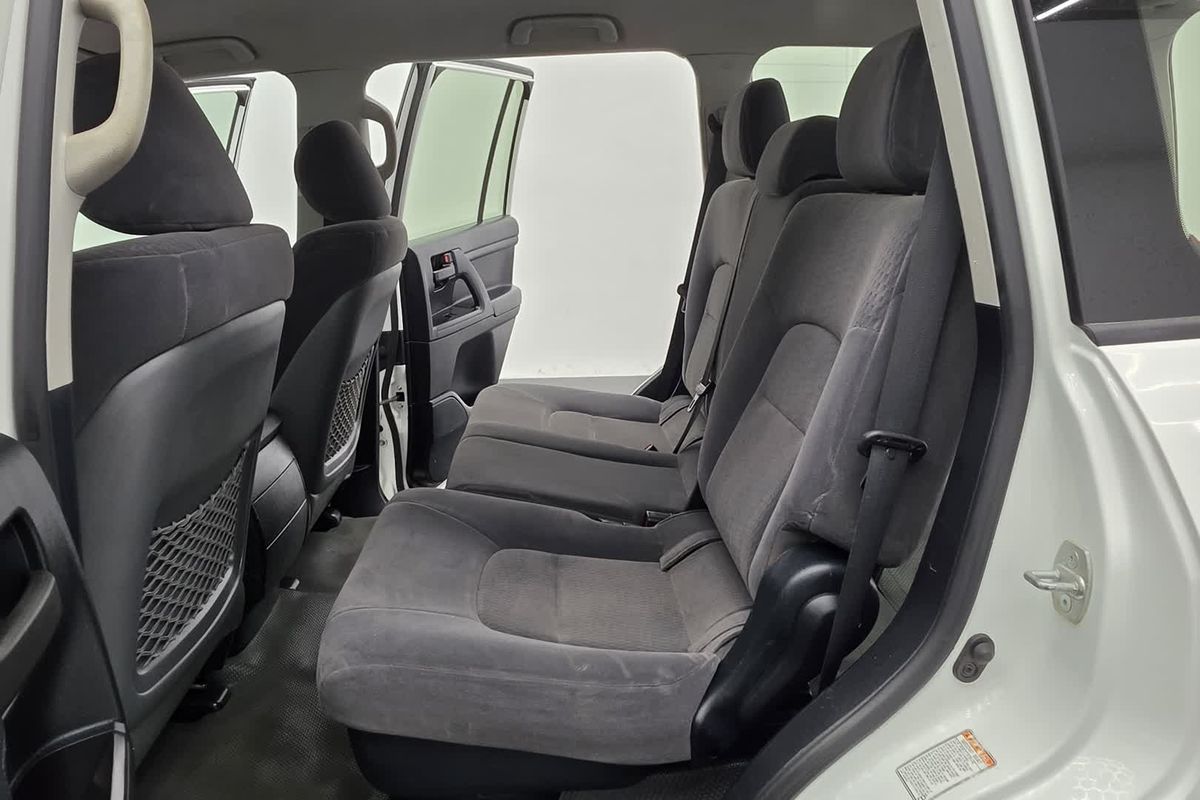 2017 Toyota Landcruiser GX VDJ200R image 25