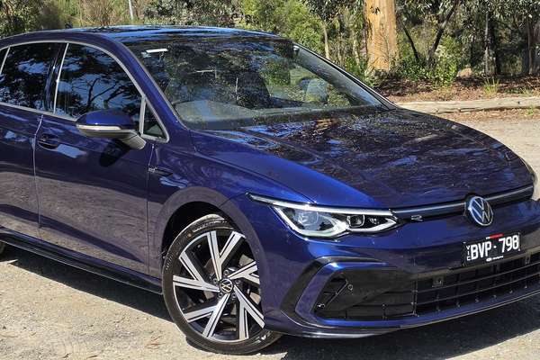 2022 Volkswagen Golf 110TSI R-Line 8