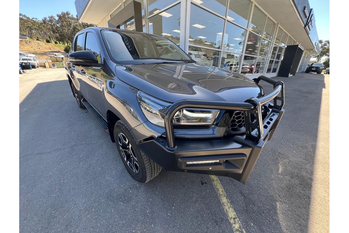 2025 Toyota Hilux SR5 48V GUN126R 4X4