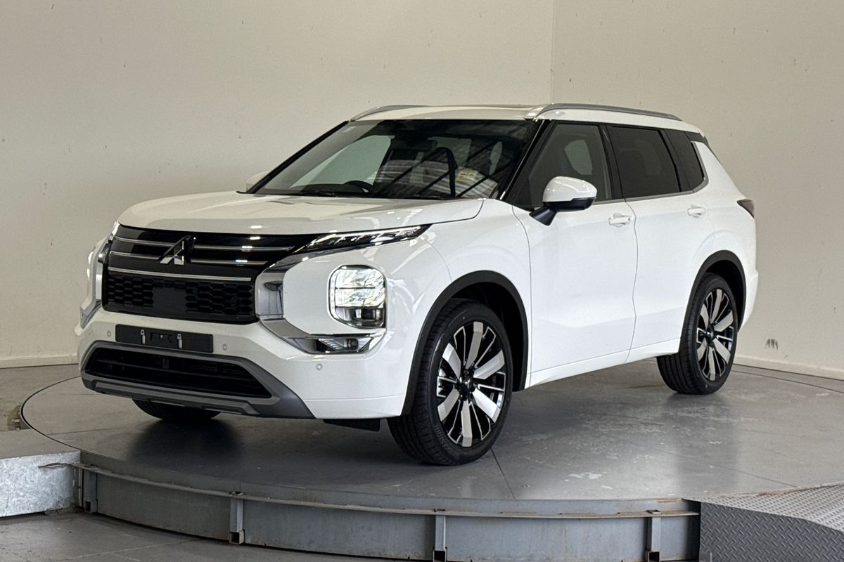 2026 Mitsubishi Outlander Exceed ZM