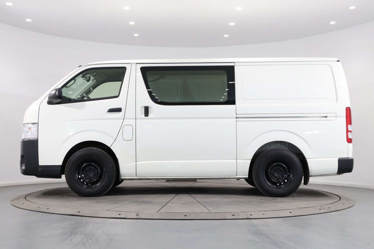 2016 Toyota Hiace TRH201R LWB
