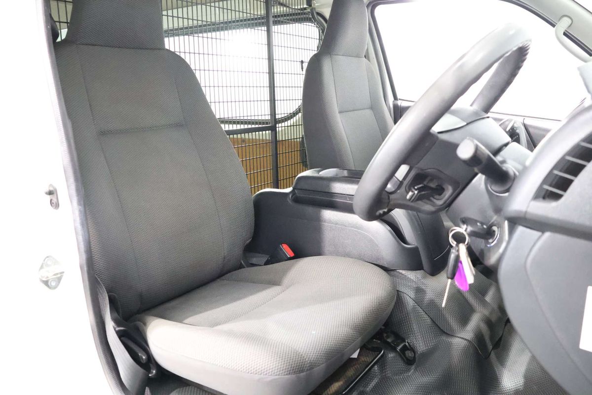 2016 Toyota Hiace TRH201R LWB