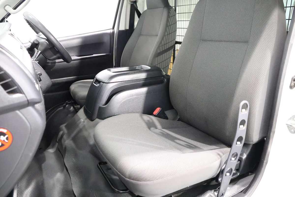 2016 Toyota Hiace TRH201R LWB