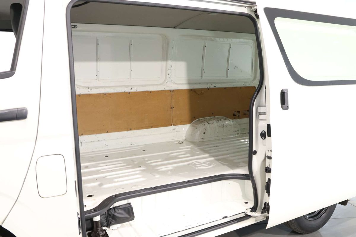 2016 Toyota Hiace TRH201R LWB