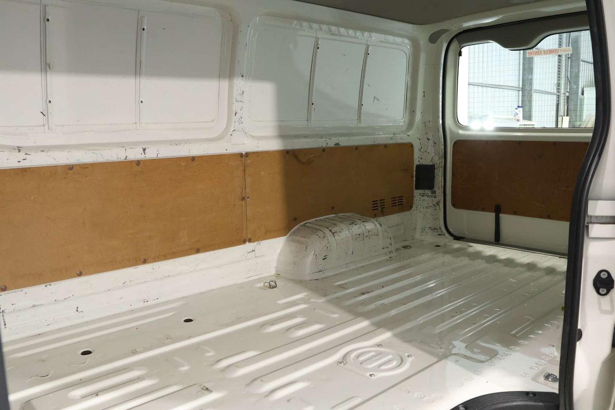 2016 Toyota Hiace TRH201R LWB