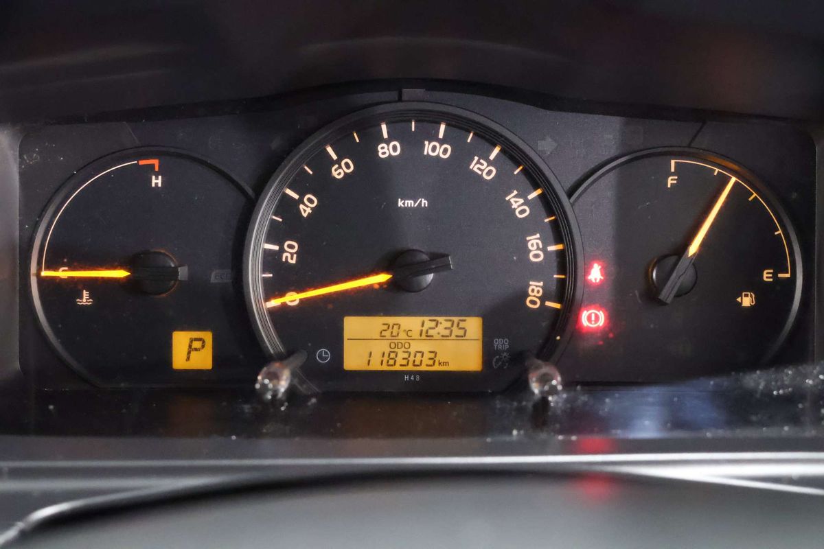 2016 Toyota Hiace TRH201R LWB