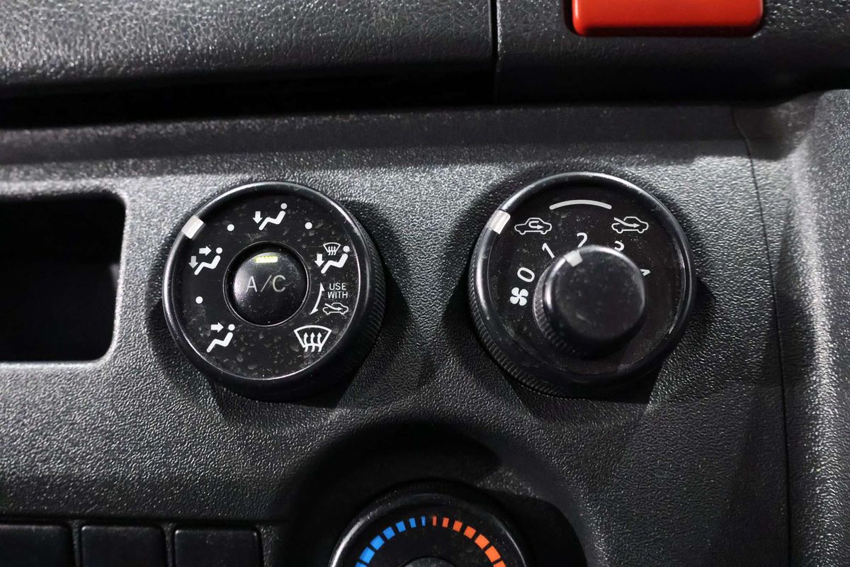 2016 Toyota Hiace TRH201R LWB
