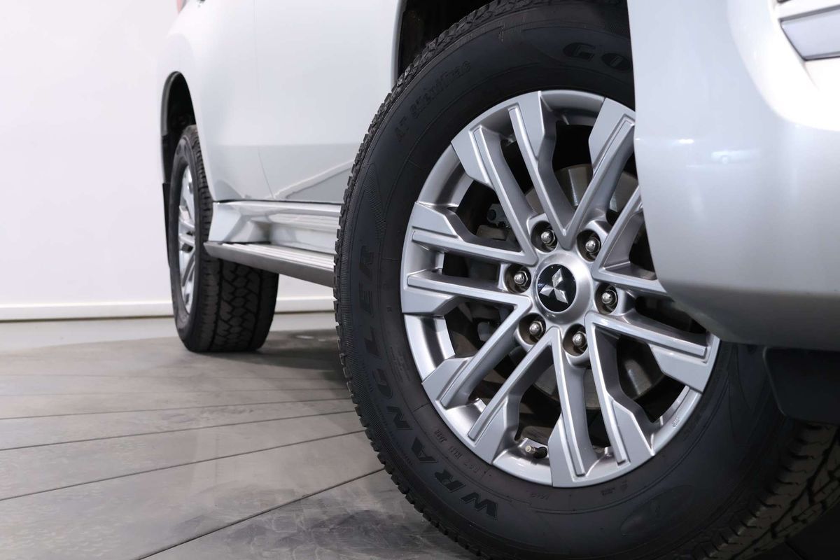 2021 Mitsubishi Pajero Sport GLX QF