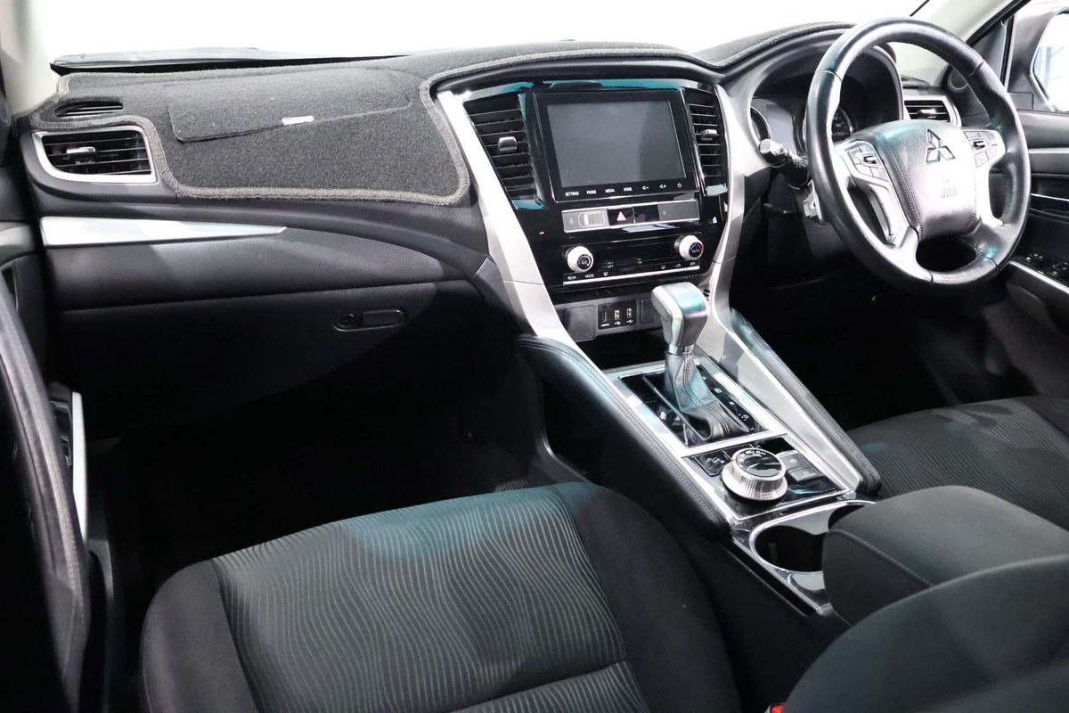 2021 Mitsubishi Pajero Sport GLX QF