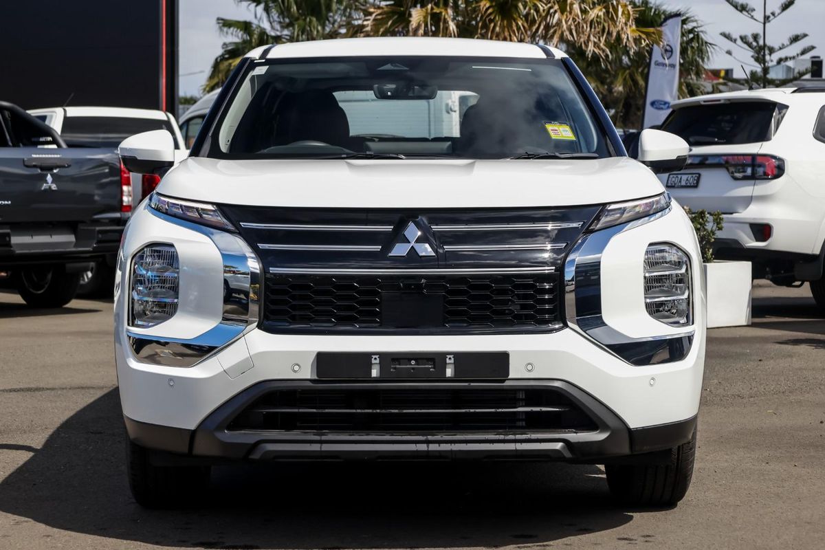 2025 Mitsubishi Outlander ES ZM