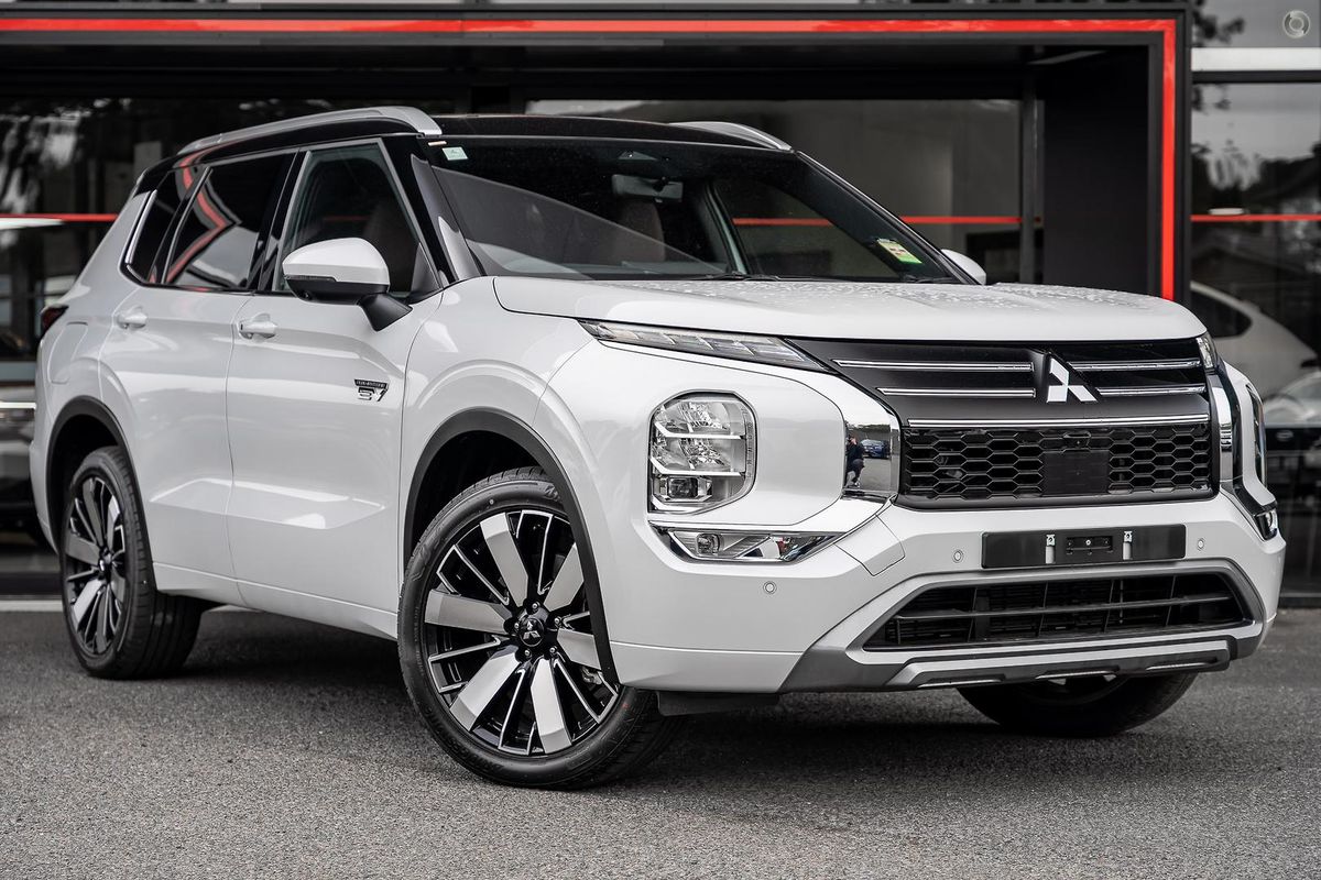 2025 Mitsubishi Outlander PHEV Exceed Tourer ZM
