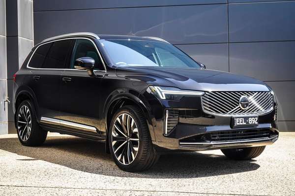 2025 Volvo XC90 Ultra B5 Bright