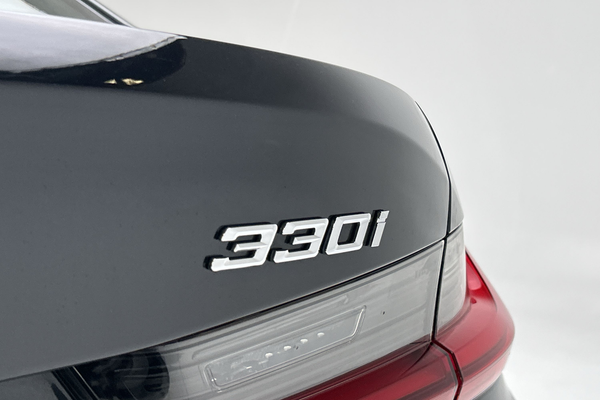 2022 BMW 3 Series 330i Luxury Line G20 thumb-21