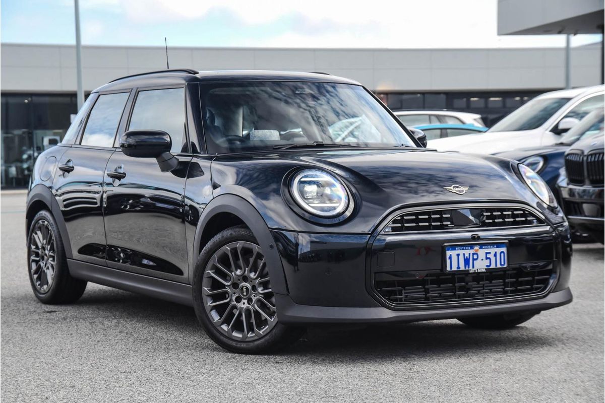 2026 MINI 5 Door Hatch