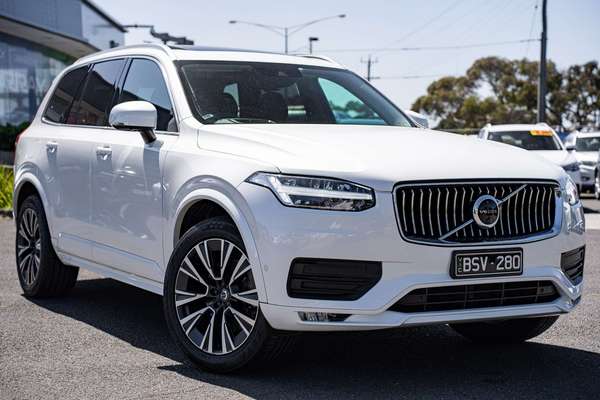 2021 Volvo XC90 B5 Momentum
