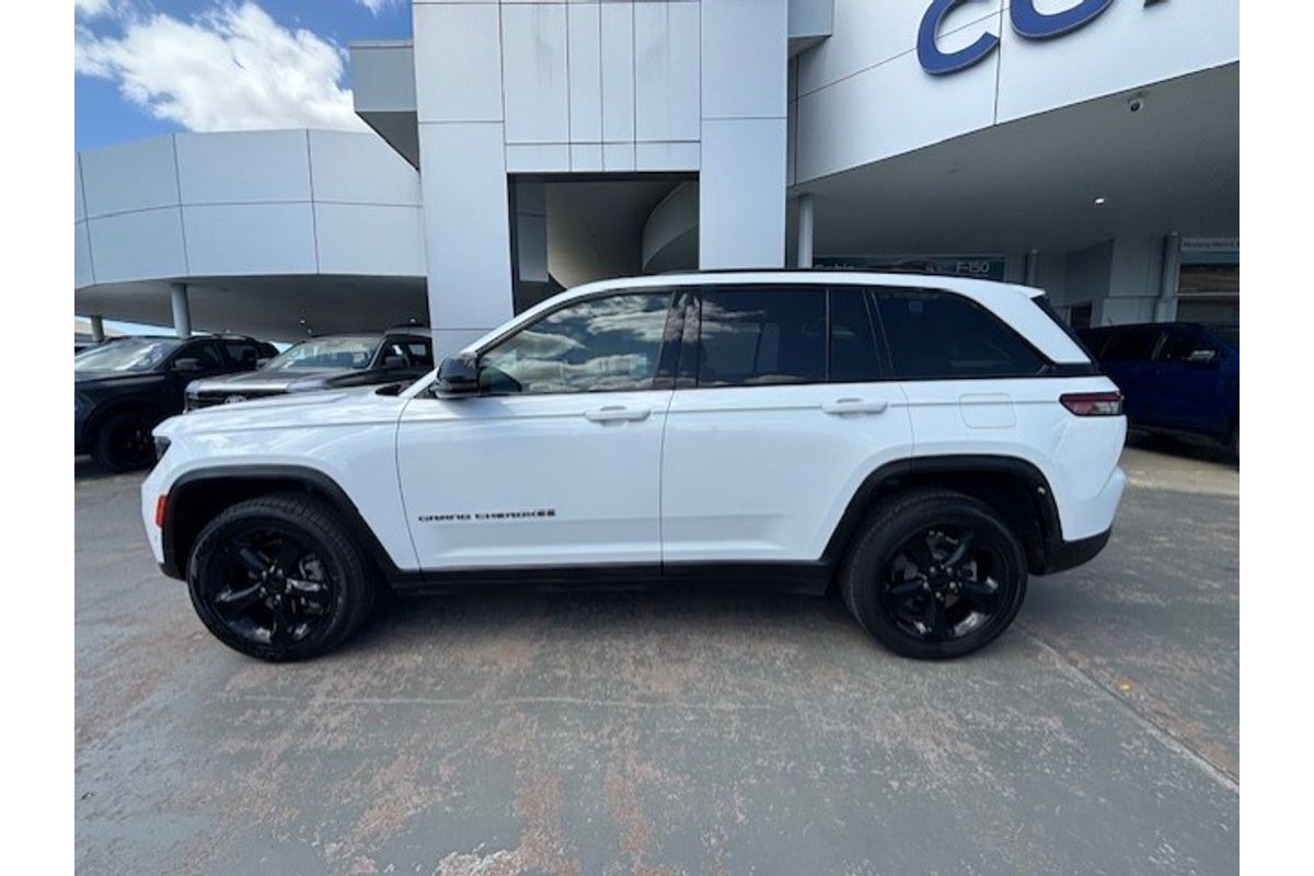 2023 Jeep Grand Cherokee Night Eagle WL