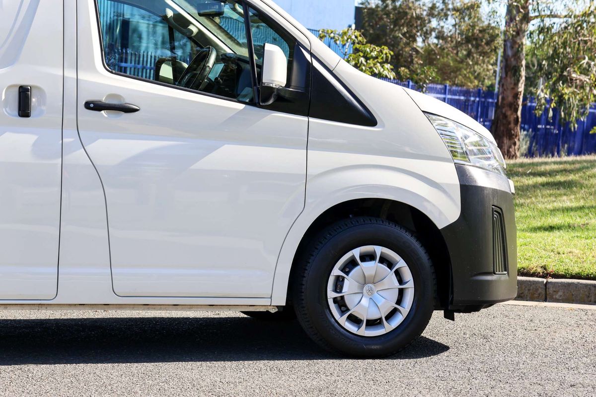 2025 Toyota Hiace GDH320R ELWB High Roof image 8