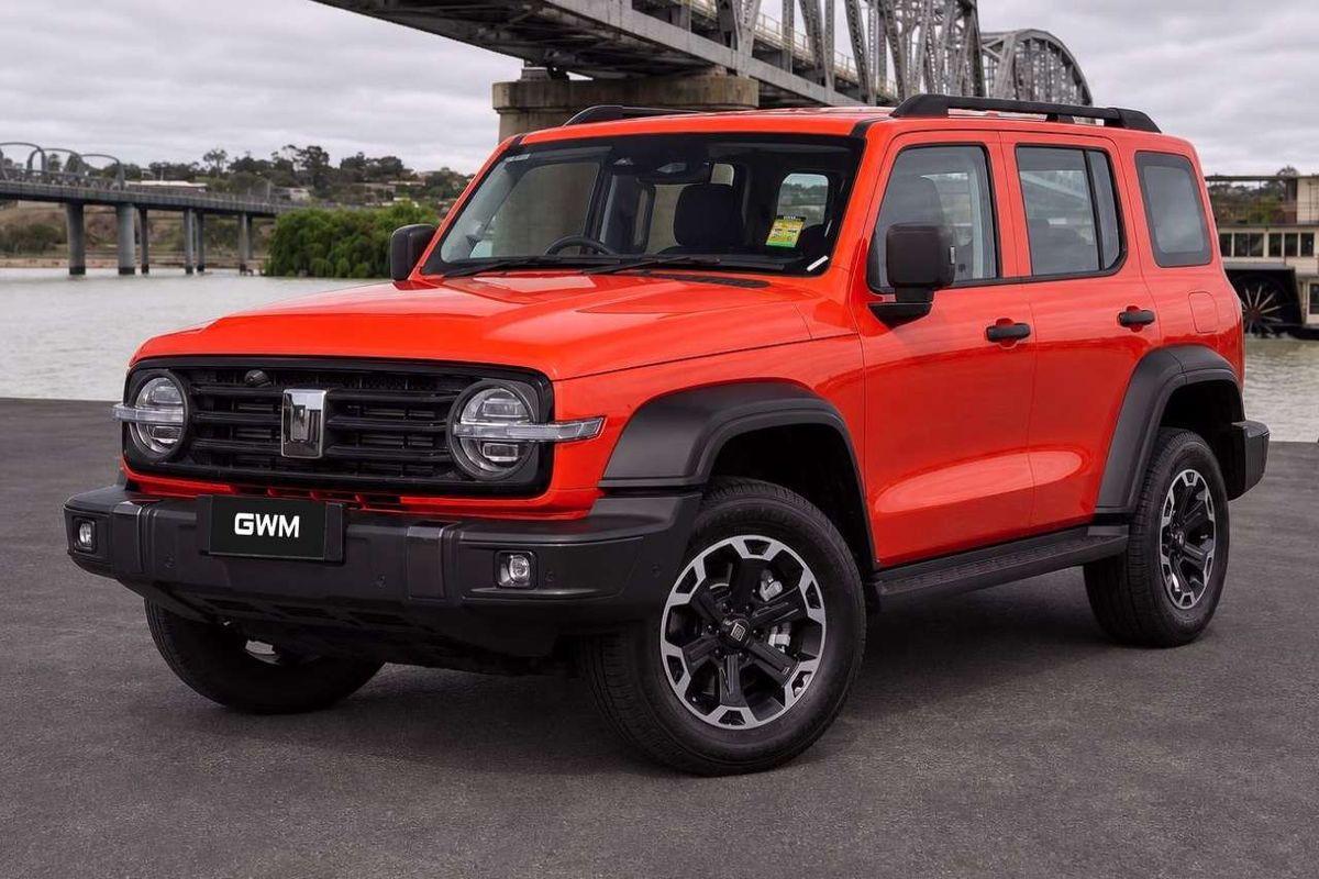 2026 GWM Tank 300 Ultra Hi4-T PHEV P01