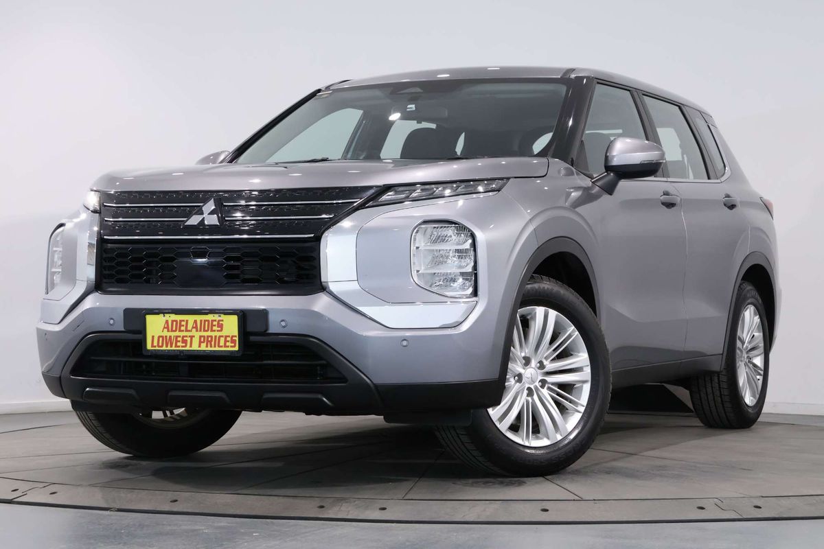 2022 Mitsubishi Outlander ES ZM
