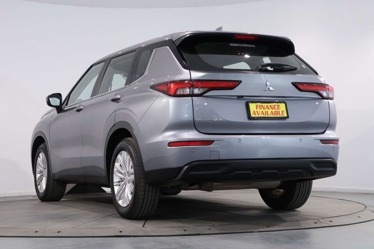 2022 Mitsubishi Outlander ES ZM