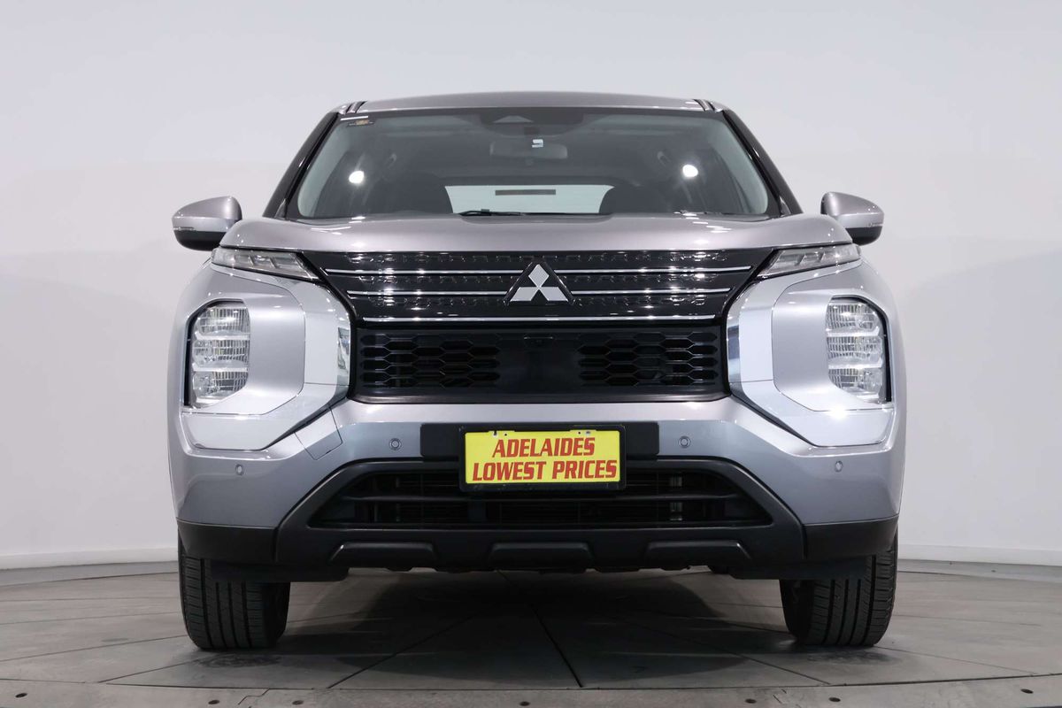 2022 Mitsubishi Outlander ES ZM