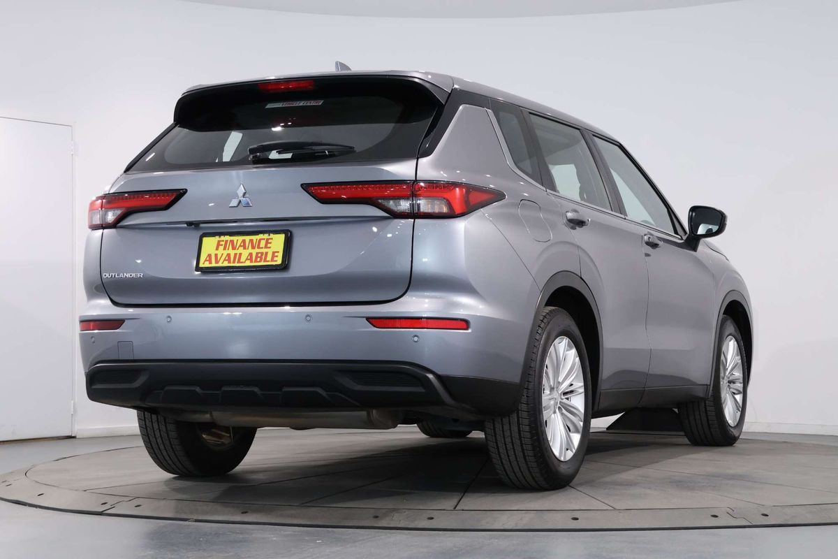2022 Mitsubishi Outlander ES ZM
