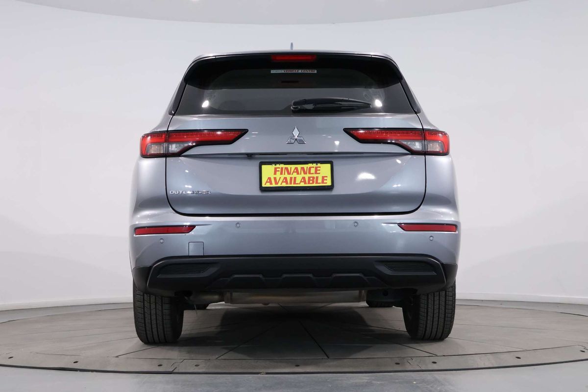 2022 Mitsubishi Outlander ES ZM