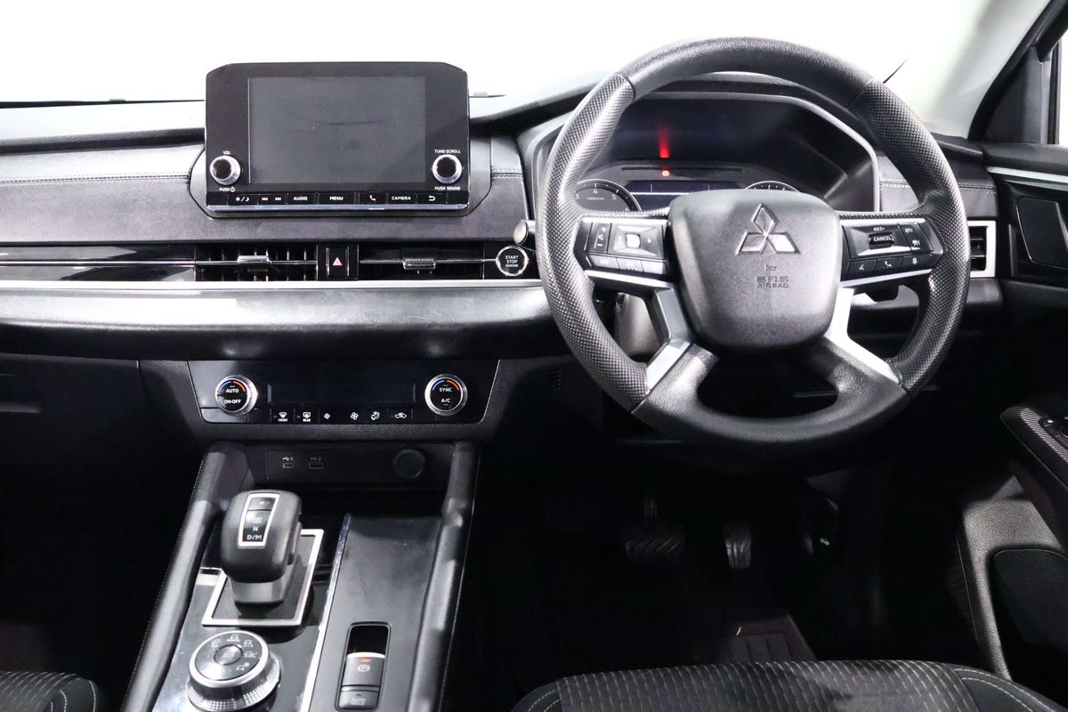 2022 Mitsubishi Outlander ES ZM