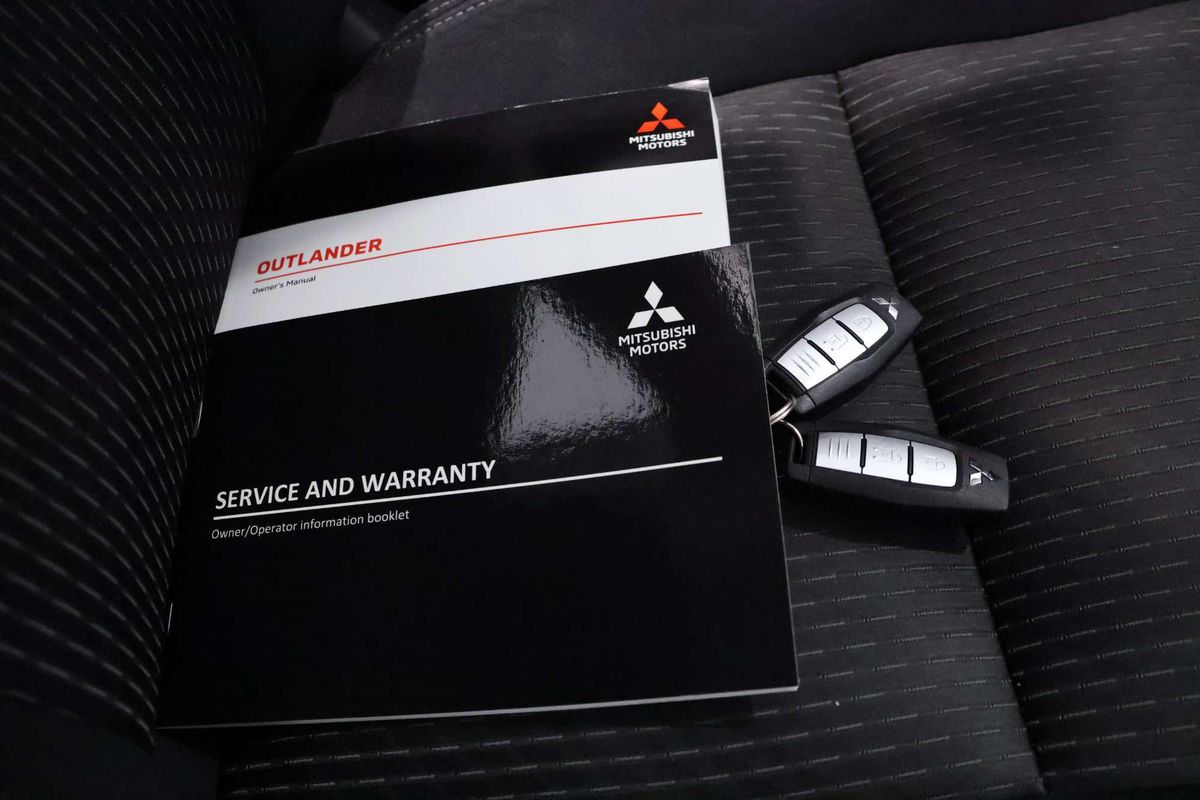 2022 Mitsubishi Outlander ES ZM