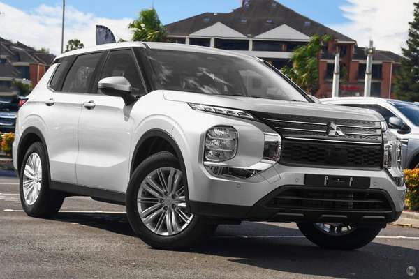 2025 Mitsubishi Outlander ES ZM