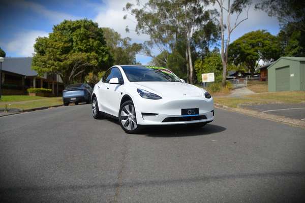2023 Tesla Model Y Rear-Wheel Drive