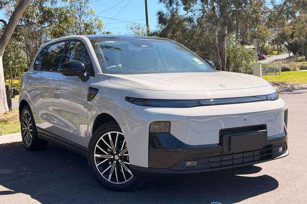 2026 Leapmotor B10 Design LR A12