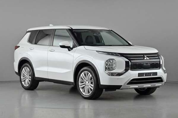 2023 Mitsubishi Outlander ES ZM