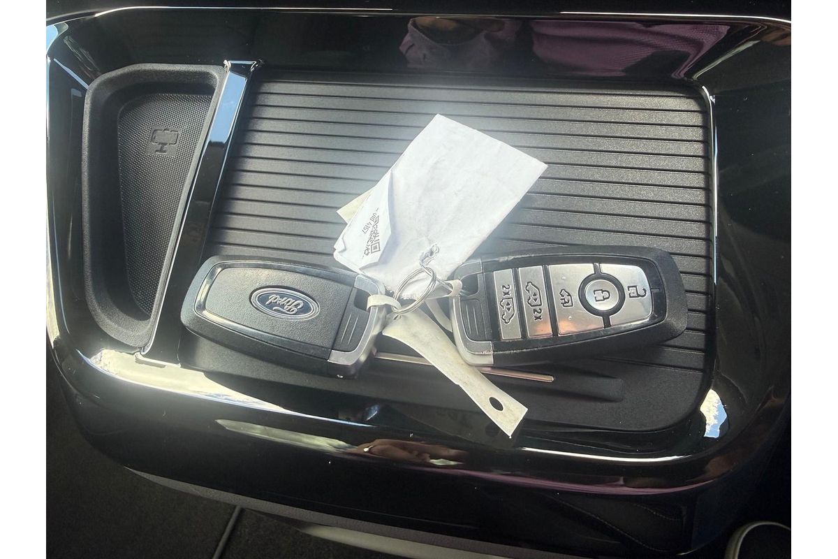 2025 Ford Tourneo Titanium X AV SWB