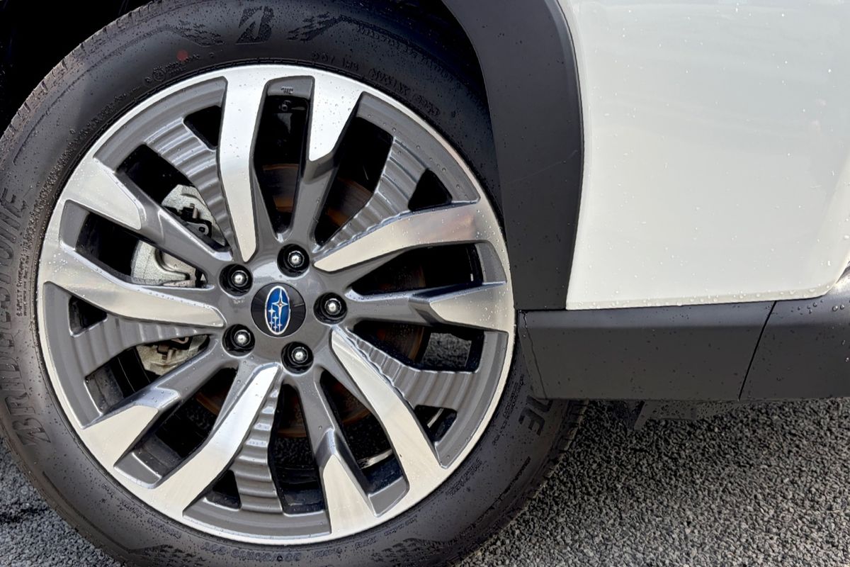 2025 Subaru Forester Hybrid Touring S6
