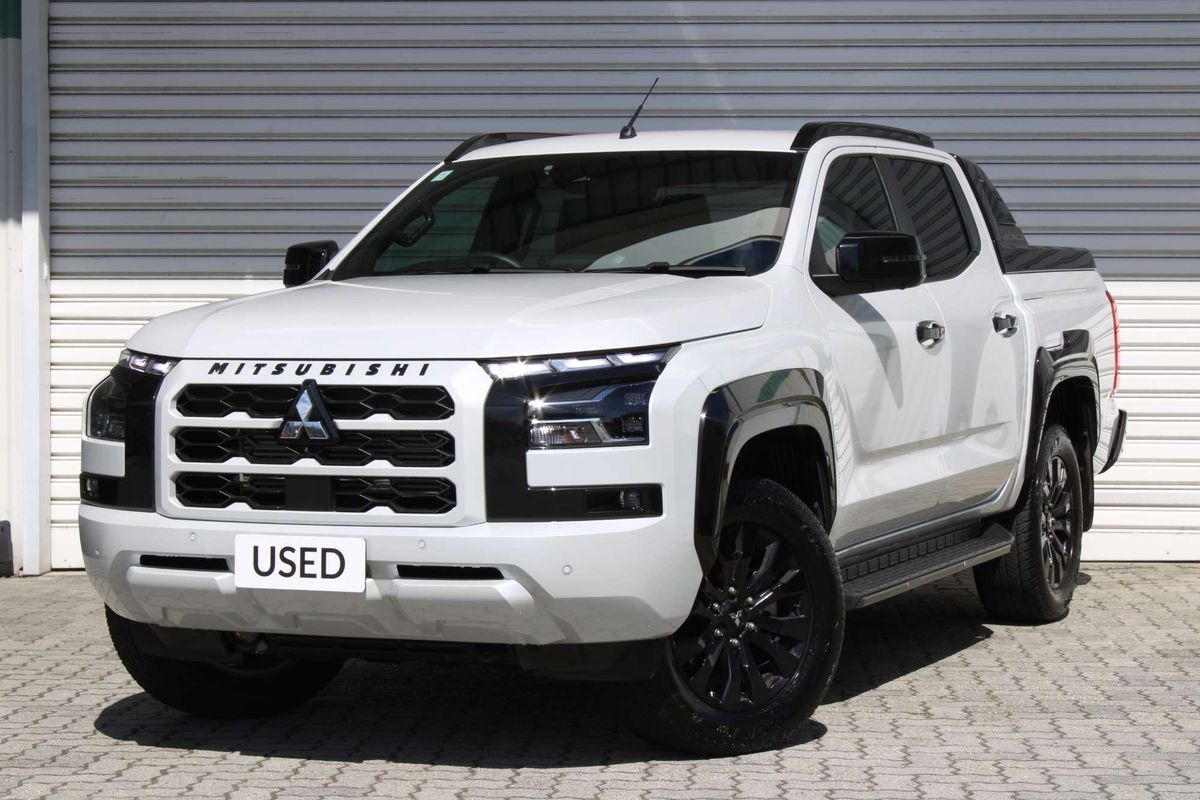 2025 Mitsubishi Triton GSR MV 4X4