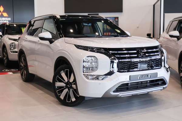 2025 Mitsubishi Outlander Exceed Tourer ZM